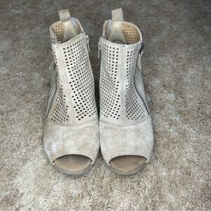 Earth Cosmos Ginger Stylish Beige Peep-Toe Ankle Boots 9